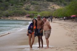 La spiagga di La  Ensenada a Punta Rucia è frequentata in particolare dai dominicani che vi si recano per godere del relax del mare

