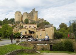 Dordogna, Francia: il Castello di Bonaguil in Aquitania (Francia) - © Raimundo79 / Shutterstock.com