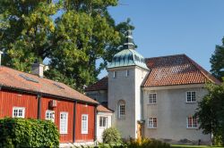 Edifici storici nel centro di Vasteras, Svezia. In questa graziosa località della penisola scandinava si alternano alla perfezione antico e moderno.



