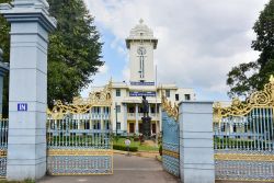 L'edificio che ospita l'Università di Kerala a Palayam, Trivandrum, India, con la torre dell'orologio - © Ajayptp / Shutterstock.com 