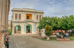 Edificio coloniale su Plaza Independencia, la piazza principale di Baracoa (Cuba) - © Marc Venema / Shutterstock.com