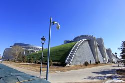 Un edificio dalle forme moderne all'Inner Mongolia Museum di Hohhot, Cina - © chinahbzyg / Shutterstock.com