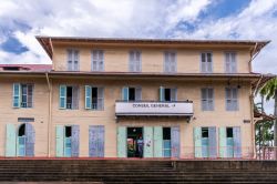 Edificio del Consiglio Generale a Cayenne, Guyana Francese. Questa località venne utilizzata dai francesi come colonia penale dal 1854 al 1938 - © Anton_Ivanov / Shutterstock.com ...