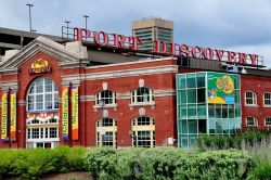L'edificio in mattoni che ospita il Children's Museum a Port Discovery, Baltimora, Maryland - © LEE SNIDER PHOTO IMAGES / Shutterstock.com