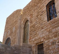 Edificio in pietra nel centro storico di Jaffa, vicino a Tel Aviv, Israele.