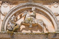 Effige di  San Giorgio all'esterno dela Chiesa Madre di Melpignano in Puglia