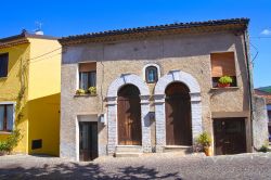 Un'elegante abitazione del centro di Satriano di Lucania, Basilicata - © Mi.Ti. / Shutterstock.com