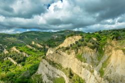 Erosioni fra le colline che circondano Aliano in Basilicata.