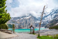 Escursione da Kandesteg sul lago Oeschinensee sulle Alpi Svizzere