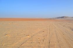 Escursione nel deserto, Dakhla: è sicuramente una delle cose più interessanti che si possano fare a Dakhla. Per muoversi occorre affidarsi a persone del luogo, esperte, che accompagnino ...