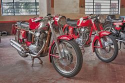 Esposizione di moto d'epoca a Agriolo, la fiera agricultura a Riolo Terme - © ermess / Shutterstock.com