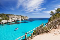 Estate a Minorca, il mare turchese, le spiagge e le giornate di sole