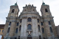 Facciata della basilica di Weingarten, Germania - L'austera facciata della basilica di San Martino, considerata una delle principali attrazioni turistiche della via conosciuta come "Strada ...