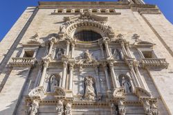 La cattedrale di Santa Maria a Girona fu costruita ...