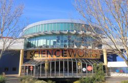Facciata del Scienceworks Museum di Melbourne, Australia. Situato nel sobborgo di Spotswood, questo museo espone collezioni scientifiche e culturali dello stato di Victoria - © TK Kurikawa ...