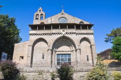 Facciata della basilica di San Flaviano a Montefiascone, Lazio. Situata sull'antica via francigena, questo luogo di culto è dedicato a San Flaviano, martire della chiesa cattolica. ...