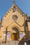 Facciata della Cappella delle Apparizioni a Paray-le-Monial, Francia, luogo importante per il culto cattolico - © DyziO / Shutterstock.com