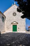 Facciata della chiesa al monastero di Nostra Signora degli Angeli a Orebic, Croazia.

