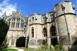 Facciata posteriore del Palazzo dei Duchi di Aquitania a Poitiers, Francia. Le origini dell'edificio risalgono al IX° secolo quando Carlo Magno costituì il Regno d'Aquitania ...