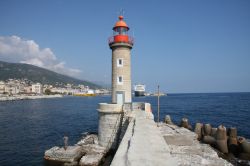 Faro di Bastia, Corsica. Come tutti i porti anche Bastia ha il suo faro di segnalazione luminosa.



