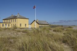 Il faro Grenen, chiamato Grey Tower, nei pressi di Skagen, Danimarca. Posto alla congiunzione dello Skagerrak (Mare del Nord) e del Kattegat (Mar Baltico), è il secondo più alto ...