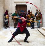 "Federicus - Medieval Festival" a Altamura, Puglia. Un gruppo musicale in abiti medievali accompagna l'esibizione di un ballerino. Questa festa rievoca la venuta di Federico II° ...