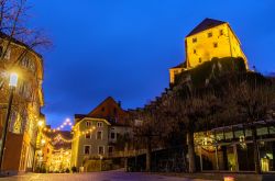 Il centro storico di Feldkirch fotografato in notturna durante il periodo d'Avvento - © Leonid Andronov / Shutterstock.com