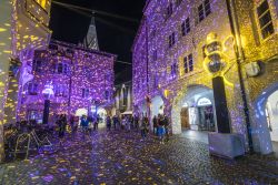 Festival di acqua e luci nel centro storico di Bressanone, in primavera. - © fabiodevilla / Shutterstock.com