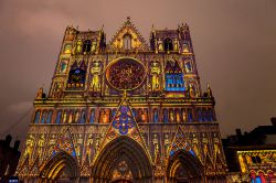 La cattedrale intitolata a Saint-Jean-Baptiste-et-Saint-Étienne ...