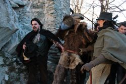 Figuranti al Ballo dell'Orso a Mompantero in Piemonte, festa tipica dell'inverno - © Proloco Mompantero