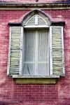 Una finestra di un palazzo storico a Venegono in Lombardia - © lkpro / Shutterstock.com