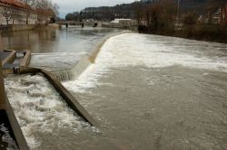 Fiume Weser a Hameln, Germania. Uno scorcio fotografico di questo fiume tedesco che attraversa la città di Hameln - © Philip Lange / Shutterstock.com