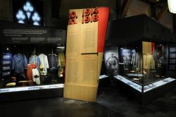 In Flanders Field Museum, Ieper: nel centro di Ieper si trova questo museo che introduce i visitatori alla storia della Prima Guerra Mondiale combattutta nel territorio delle Fiandre - Foto ...