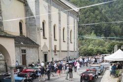 Fobello (Vercelli):  un appuntamento con le auto d'epoca nel borgo piemontese che diede i natali a Vincenzo Lancia, il fondatore della famosa casa automobilistica - © Image4pro ...