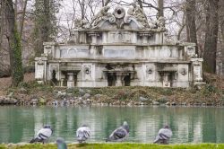 La Fontana del Trianon: un'isola barocca immersa nella natura - il Parco Ducale di Parma, monumentale oasi di pace e natura del quartiere Oltretorrente, ospita, tra le altre cose, questa ...