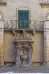 Fontana in pietra nel centro storico di Tuscania, provincia di Viterbo, Lazio.
