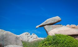 Formazioni rocciose bizzarre sulla Costa di Grantio Rosa di Ploumanac'h, Bretagna (Francia) 