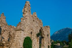 Fortezza di Bar, Montenegro: vecchie rovine della città nota come "Pompei del Montenegro" - © Angyalosi Beata / Shutterstock.com  