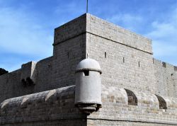 Fortezza medievale di Ston, Croazia: nota in antichità con il nome di Stagnum perchè fondata in una zona paludosa, Ston rappresenta un complesso fortificato unico nel suo genere. ...