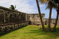 Mura di una fortezza spagnola nella città di Baracoa, nella provincia di Guantànamo (Cuba).

