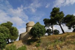 Fortificazione a St. Hilaire vicino a Limoux in Francia - © Claudio Giovanni Colombo / Shutterstock.com