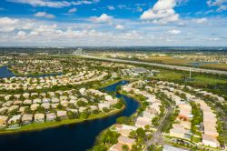 Foto aerea di un'area residenziale nella città di Pembroke Pines, Florida (Stati Uniti d'America).

