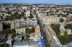 Fotografia aerea sulla piazza centrale di Kharkiv, Ucraina. Le sue dimensioni e il numero di abitanti ne fanno la seconda città dell'Ucraina dopo Kiev. Dal punto di vista turistico ...