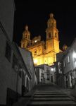 Fotografia notturna della chiesa principale di Olvera in Spagna - © Sergio Gutierrez Getino / Shutterstock.com