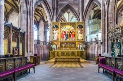 Friburgo (Germania): lo splendido altare della Freiburger Münster, la cattedrale simbolo della città. L'altare fu realizzato tra il 1512 e il 1516 - foto © meinzahn ...