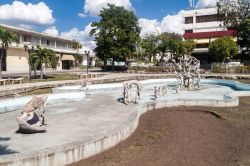 La Fuente de Las Antillas, le cui sculture raccontano la leggenda della nascita delle isole caraibiche. Las Tunas, Cuba - © Matyas Rehak / Shutterstock.com