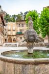 Fuente de los Chorros (Los Chorros fountain) in piazza San Martino a Estella, Navarra. Si tratta di una delle città presenti lungo il Cammino di Santiago.
