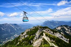 Funivia a Garmisch-Partenkirchen (Germania) in una giornata estiva.
