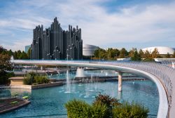 Futuroscope a Poitiers, Francia: questo parco dei divertimenti a tema high-tech inaugurato nel 1987 sorge a nord della città  - © Oligo22 / Shutterstock.com