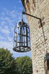 Gabbia di prigionia al Torrione di Porta Santa Maria a Corciano in Umbria - © Mi.Ti. / Shutterstock.com